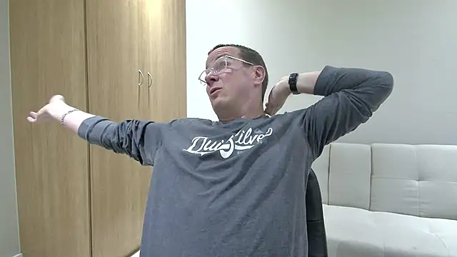 BrettJ81のライブXXXチャット
