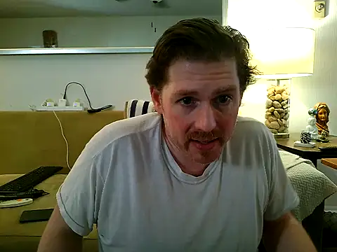 Chat XXX en directo de 9VOLTT
