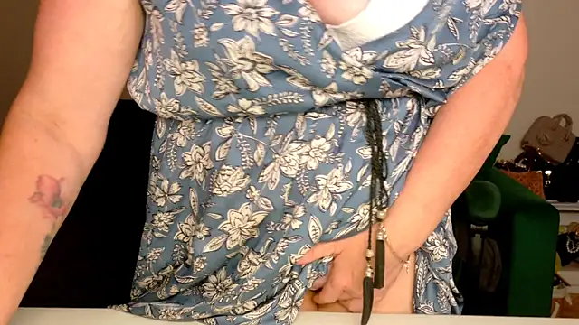 JoannaAndNeighbour's Live XXX Chat