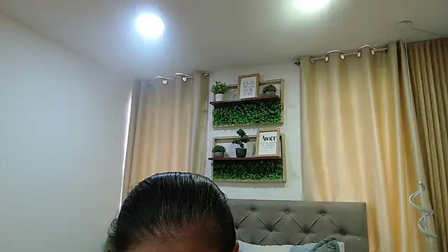sasi_luna's Live XXX Chat