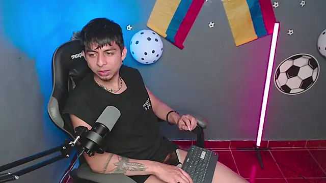 ALPHA_LATINO live XXX chat