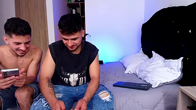 Two_sinzXX Adlı Modelin Canlı XXX Sohbeti