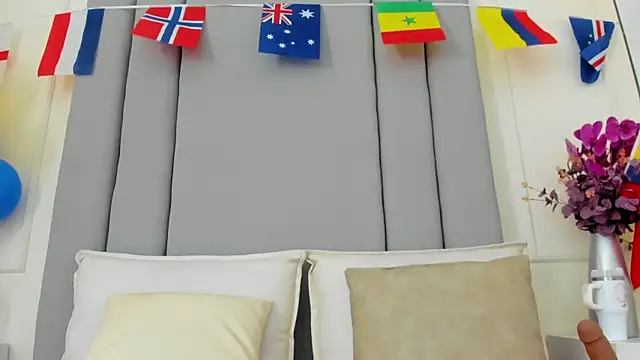 CannelaSmith Live XXX Chat