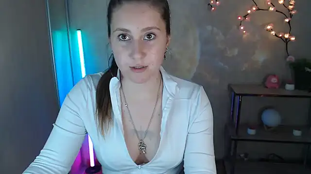 Milka_kamila Adlı Modelin Canlı XXX Sohbeti