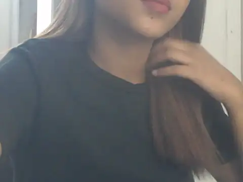 NancyRuvi Adlı Modelin Canlı XXX Sohbeti