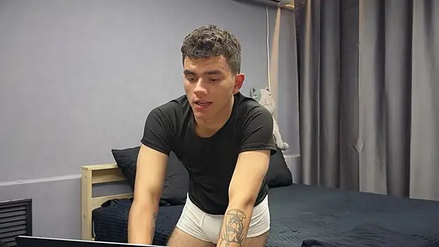 צ'אט XXX בשידור חי של MaxWoolf