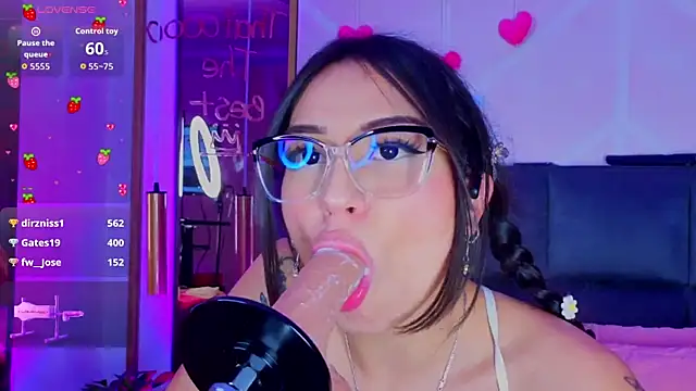 MadyJackson Live XXX-Chat