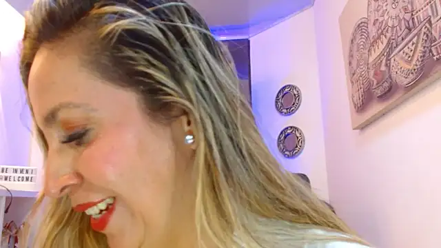 DianaPearls' Live XXX Chat