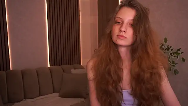 CuteeFoxy Adlı Modelin Canlı XXX Sohbeti
