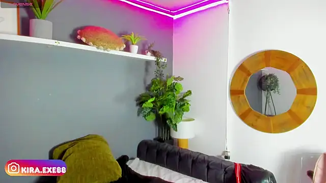 Kira_Exe_ élő XXX-chatje
