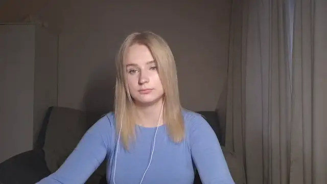BloomMoon live XXX chat