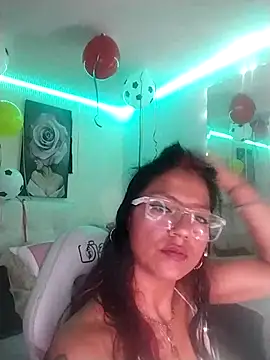 Chat +18 de SamathaMay ao vivo