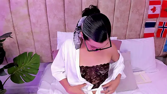 DinahCarter's Live XXX Chat