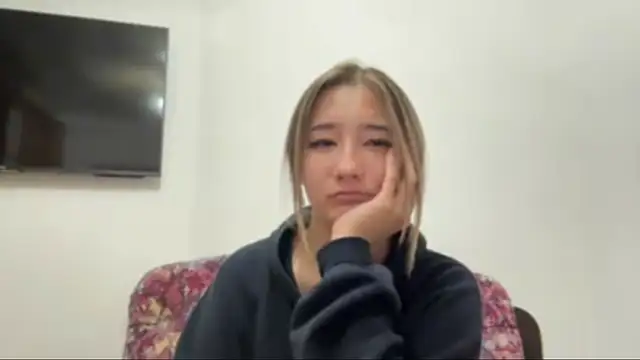 CloudyClambern Live XXX chat