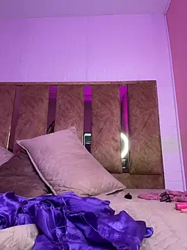 purplebunny_69's Webcam Show