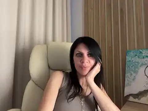 Czat XXX na żywo – InjaAtHome