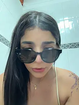 Chat XXX en directo de ArieliciousXXX