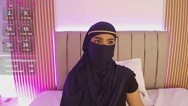 AaliyahShine Chat XXX in diretta