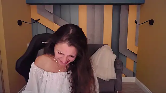 EllaLong's Live XXX Chat