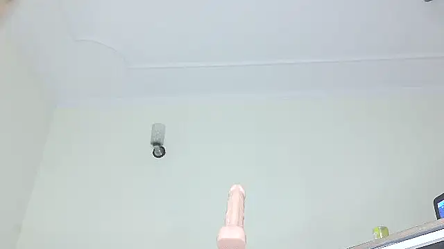ElegantMiss' Live XXX Chat