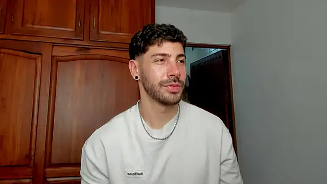 Chat XXX en directo de Guyinthemountain