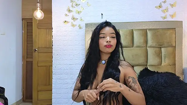 ximenawilliamss Adlı Modelin Canlı XXX Sohbeti