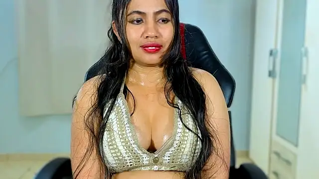 FannyXhot élő XXX-chatje