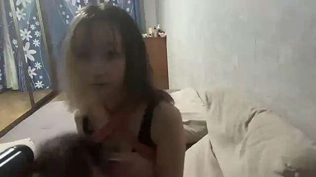 Czat XXX na żywo – Lilfain_baby