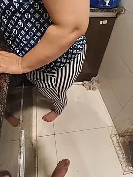 BuxomCutie 即時 XXX 聊天