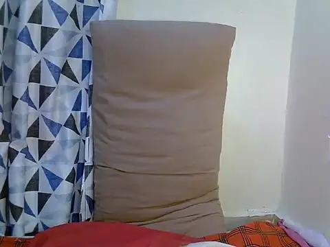Simply_Naughty0 élő XXX-chatje