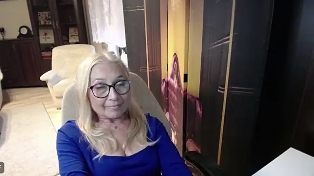 sofia_xkiss Adlı Modelin Canlı XXX Sohbeti