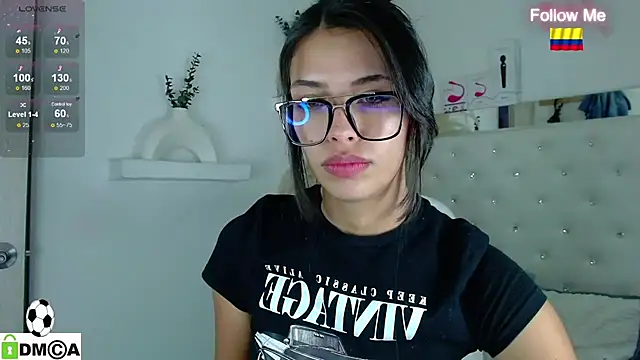 zoe_sexy_latin_19 Adlı Modelin Canlı XXX Sohbeti