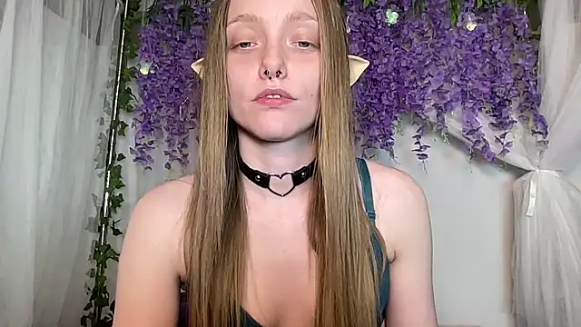 ElfGirlAna Chat XXX in diretta