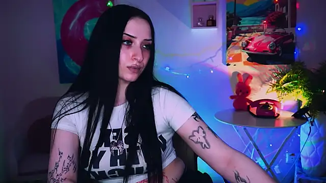 MonicaLowes Chat XXX in diretta