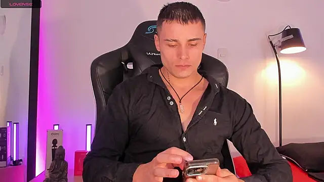 connorsmiith live XXX chat