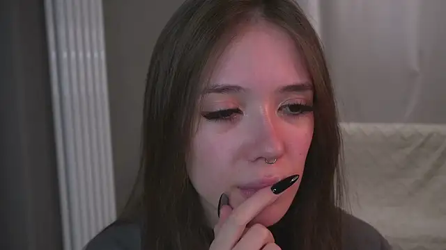 tinyanie Chat XXX live