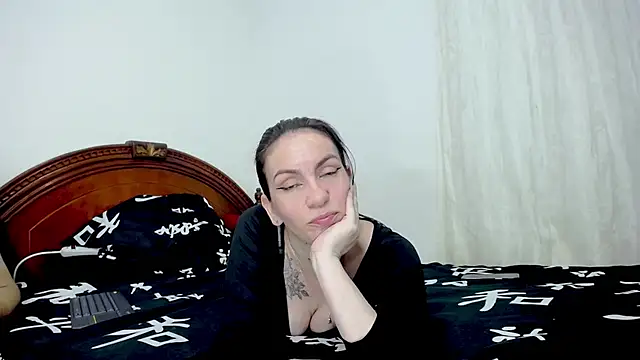 ambar_jacksonn's Webcam Show