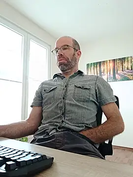 DaddyHarry_MatureStallion Adlı Modelin Canlı XXX Sohbeti