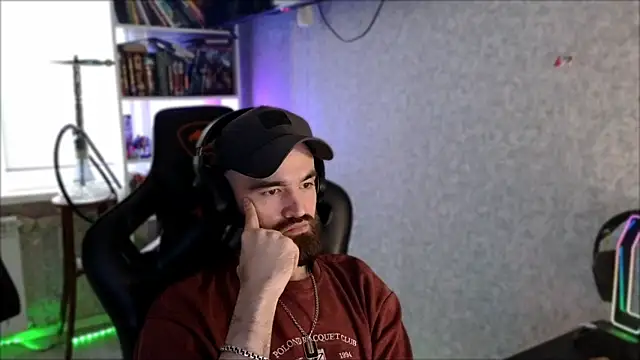 XXX chat uživo modela _Serious_Man