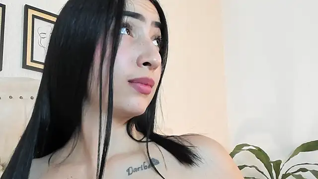 natasha_moreno Adlı Modelin Canlı XXX Sohbeti