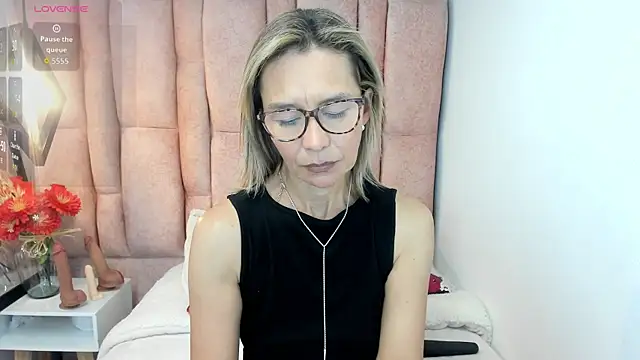 Chat XXX ao vivo de Issa_Milf__
