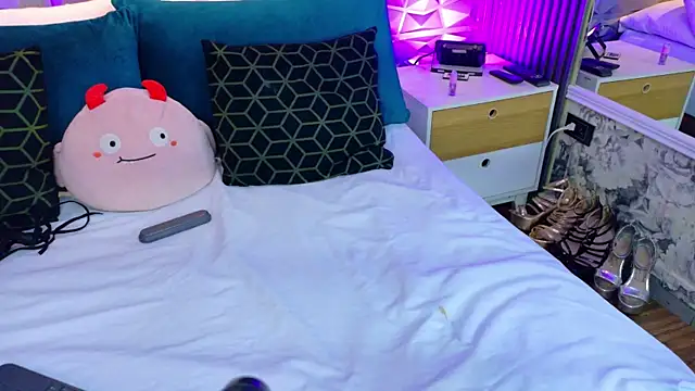 AdelineJhones' Live XXX Chat