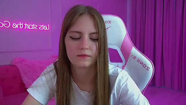SofiaSarvains' Live XXX Chat