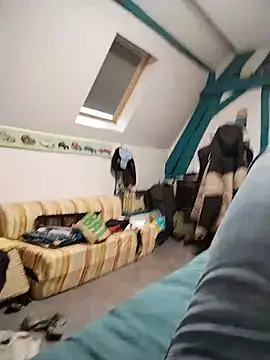 JulesG18 – Naživo XXX chat