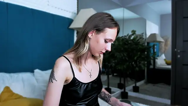 EmmaGilmoree's Live XXX Chat