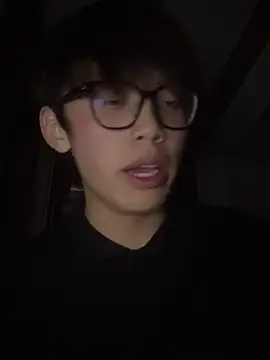 Ethan7063 即時 XXX 聊天