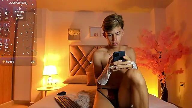 Baby_noahtt Show Webcam