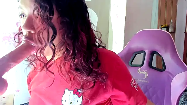 Chatroom XXX en direct de Emily_Coper18