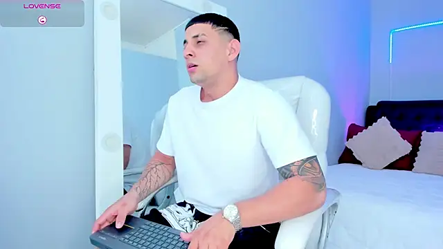 دردشة Alex_cute77 الجنسية المباشرة