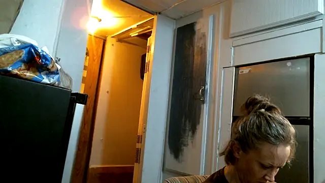 XXX chat uživo modela SexyB214